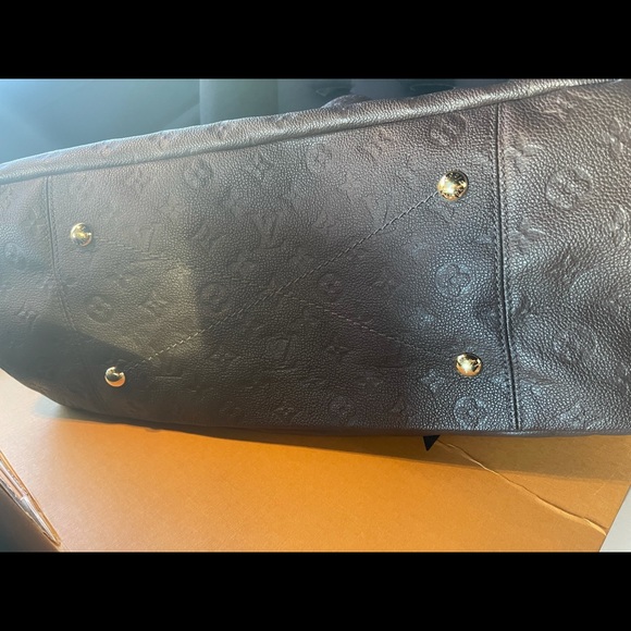 Artsy MM Louis Vuitton  - barely used , comes with box - Picture 4 of 12